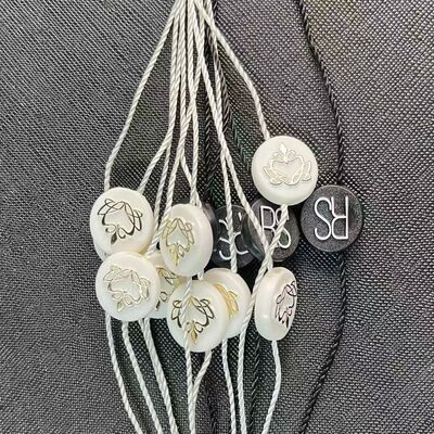 Приблизительно 10 дюймов висящей длины пластиковый крепление теги подходит для пакетов из прочной пластиковой текстуры обеспечивает крепление